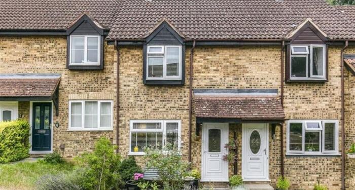 2 bedroom terraced house for sale in Halleys Ridge, Hertford, SG14 , SG14