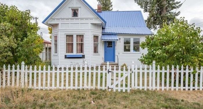 Country Cottages Under $200K in Beautiful Spots for Sale Right Now