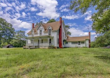 Georgia Farmhouse Fixer-Upper for Sale - Georgia Real Estate