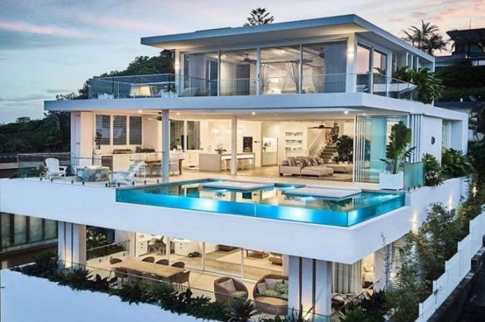 Incredibly Rare Beachfront Mansion With 'Ibiza Twist' Goes Up For Sale ... Incredibly Rare Beachfront Mansion With 'Ibiza Twist' Goes Up For Sale ...